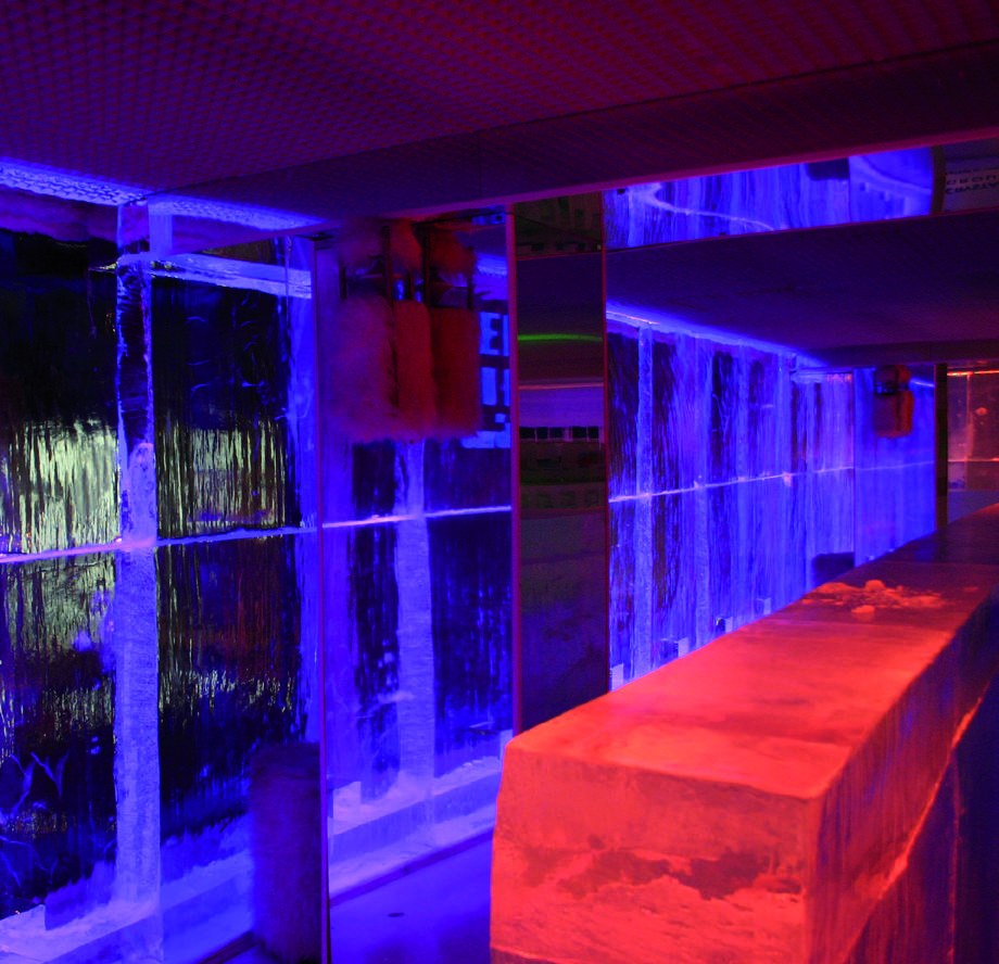 Projet architectural éclairé en bleu